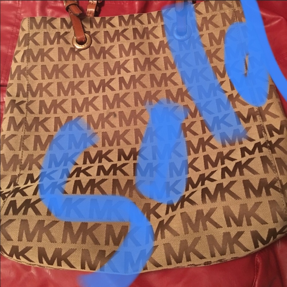 Micheal kors purse